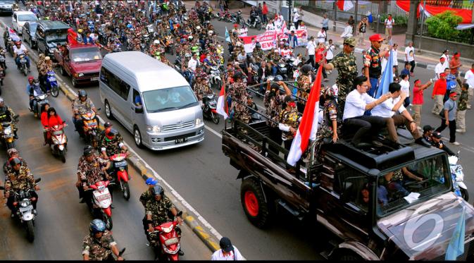 Massa Prabowo Bawa Mobil Tempur ke Gedung MK?