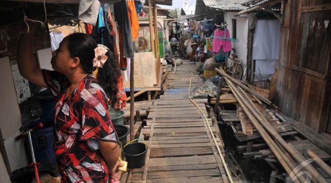 Kehidupan di Kampung Dadap, sebagian besar warganya hidup di bawah garis kemiskinan. Mata pencarian mereka sebagian besar menjadi nelayan, Banten, sabtu (6/9/2014) (Liputan6.com/Johan Tallo)