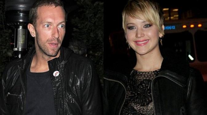Kini, Jennifer Lawrence dan Chris Martin telah memasuki babak baru dalam kehidupan asmaranya. Keduanya dikabarkan telah tinggal seatap.