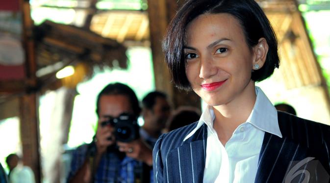 Pada Pemilu 2014, Wanda Hamidah berbeda pandangan dengan partai yang dinaunginya (PAN). Akibat keputusannya mendukung Jokowi, ia pun dipecat dari PAN (Liputan6.com/Faisal R syam)