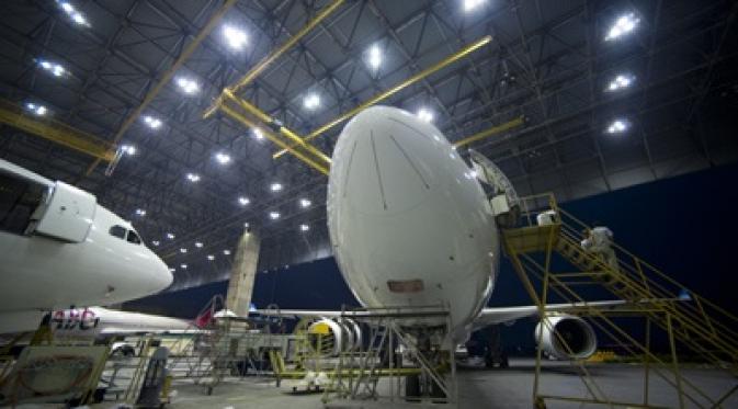 Hanggar Garuda Maintenance Facility di Bandara Soetta. (www.garuda.lima-city.de)