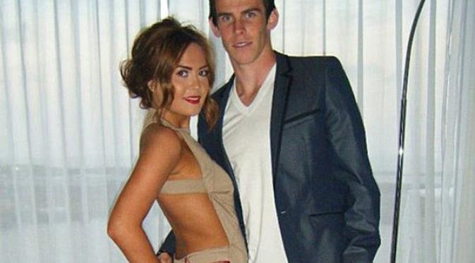 Gareth Bale yang setia bersama pasangannya