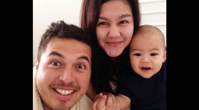 Akun Instagram El Mayka memperlihatkan sosok bayi menggemaskan itu bersama Rifat dan Sissy. (instagram.com/el.mayka)