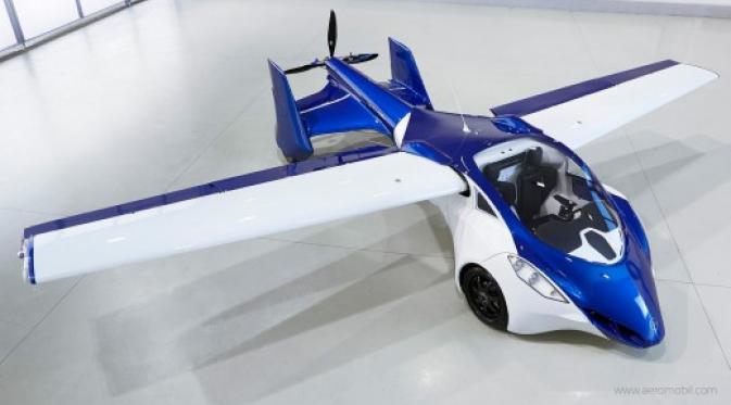 Seperti namanya, AeroMobil 3.0 ini bisa bertransformasi dari sebuah mobil menjadi pesawat terbang.