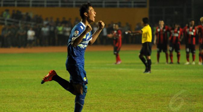 Achmad Jufriyanto, andalan lini belakang Persib Bandung. (Liputan6.com/Helmi Fithriansyah)