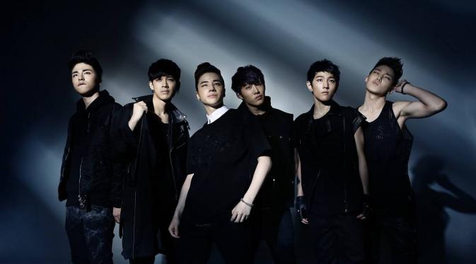 Satu lagi, boy band baru asuhan YG Entertainment dari ajang pencarian bakat--iKON--siap debut di dunia hiburan.