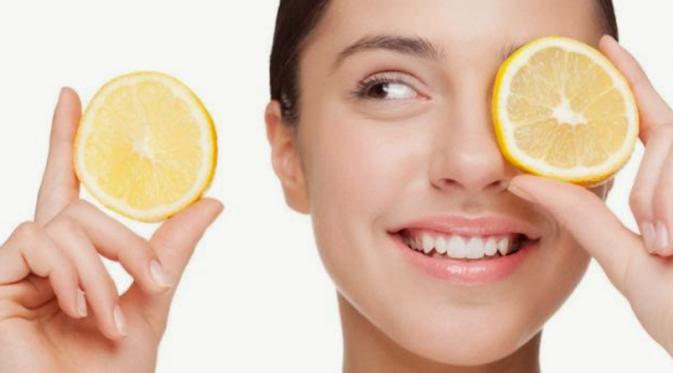 Lemon sangat berguna bagi kesehatan, kecantikan, menjaga kelangsingan tubuh.