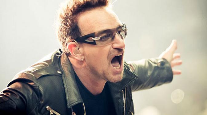 Bono yang nyaris tewas di pesawat justru lebih mengkhawatirkan nasib hewan-hewan di darat yang tertimpa barang bawaannya.