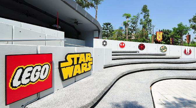 Bagi Anda penggemar Star Wars, kini Anda bisa menjumpai miniland karakter-karakter ini di Legoland Malaysia Resort.