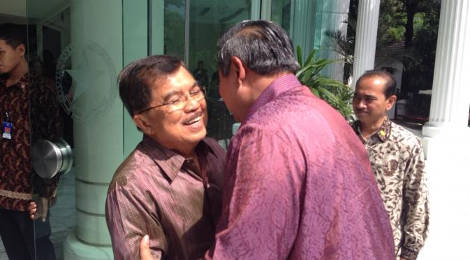 Wapres Jusuf Kalla menerima kunjungan Presiden ke 6 RI Susilo Bambang Yudhoyono (Liputan6.com/ Silvanus Alvin)