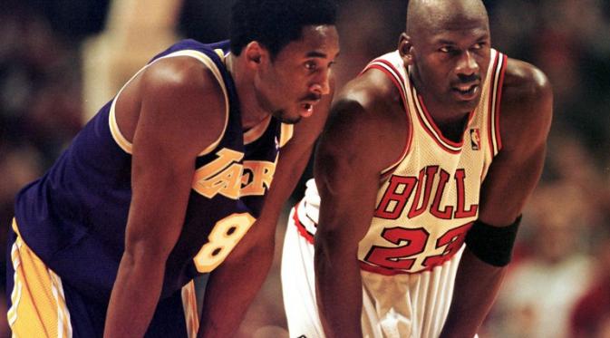 Kobe Bryant dan Michael Jordan (VINCENT LAFORET / AFP)