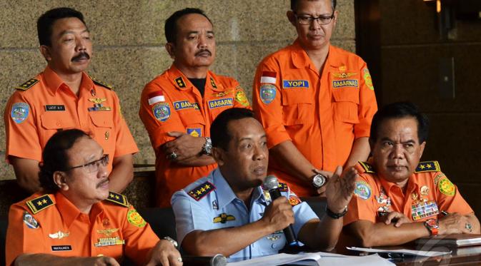 Basarnas Sampaikan Keterangan Terkait Evakuasi Korban AirAsia