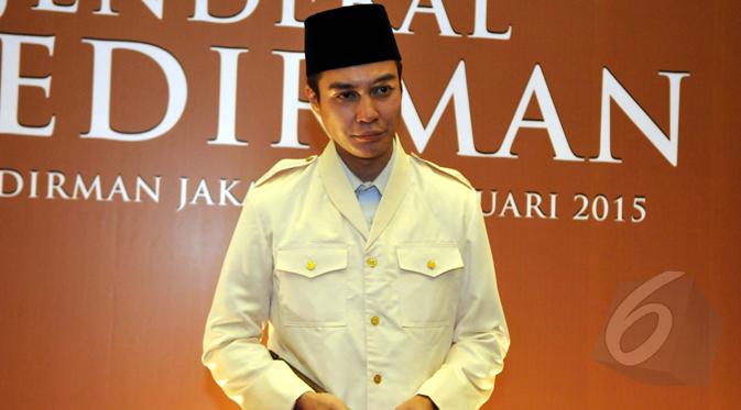 Baim Wong berperan sebagai Presiden Soekarno dalam film Jenderal Soedirman garapan sutradara Viva Westi, Balai Sudirman, Tebet, Jakarta, Selasa (20/1/2015). (Liputan6.com/Panji Diksana)