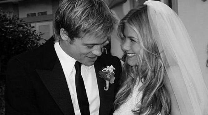 Jennifer Aniston dan Brad Pitt menikah pada tahun 2000 - 2005.
