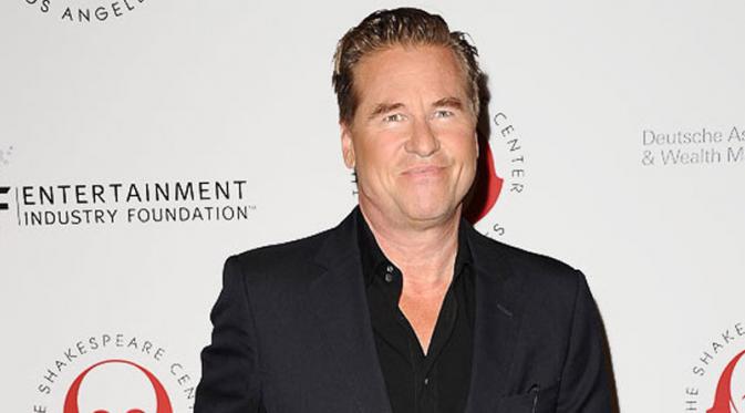 Val Kilmer menderita tumor tenggorokan