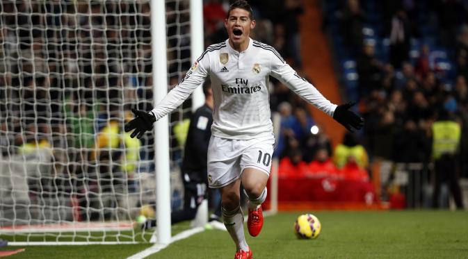 James Rodriguez saat mencetak gol ke gawang Sevilla (Reuters)