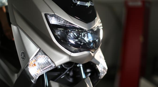 PT Yamaha Indonesia Motor Manufacturing (YIMM) akhirnya membuka selubung skutik premium terbaru, NMax ke pasar dalam negeri. 