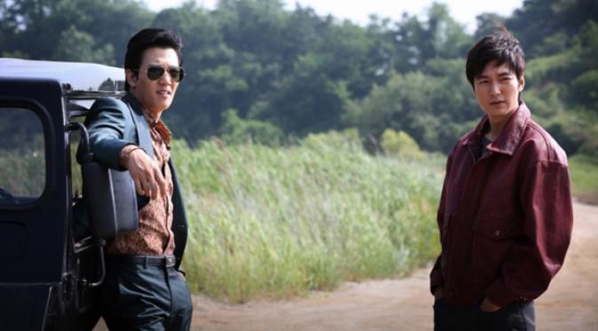 Lee Min Hoo dan Kim Rae Won bermain bersama di film Gangnam Blues.