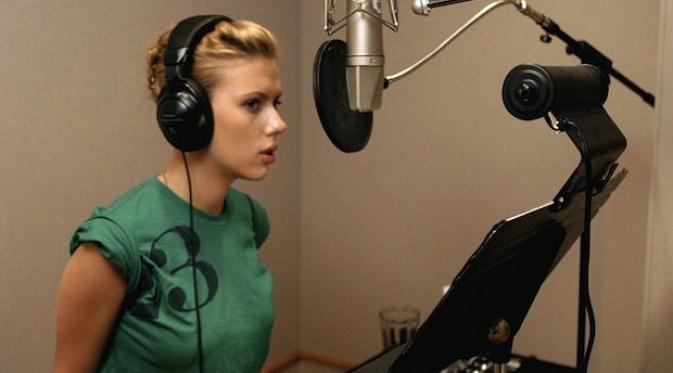 Kembali ke dunia musik, Scarlett Johansson garap sebuah band berisi sekumpulan wanita.