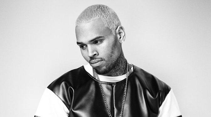 Chris Brown diputusin pacar lewat Twitter