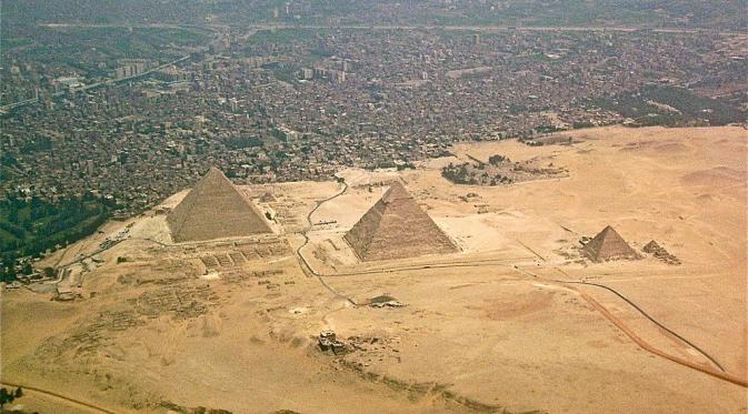 Piramida Giza (Wikipedia)