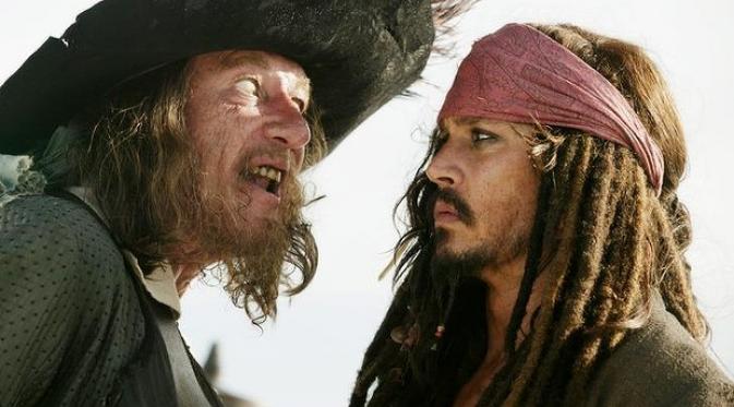 Tangan Johnny Depp cidera saat syuting Pirates 5 di Australia. Foto: Istimewa