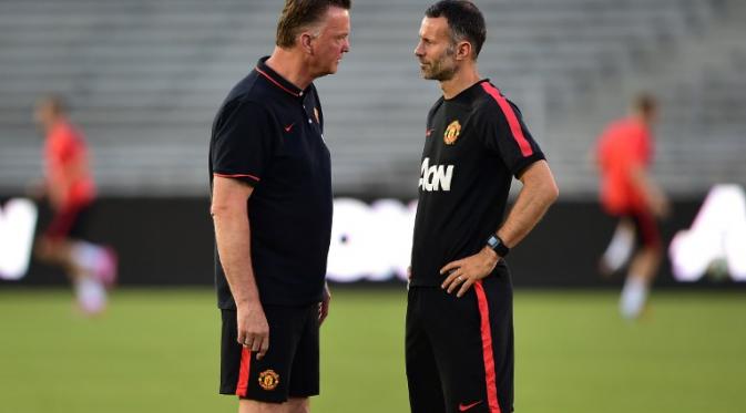 Louis Van Gaal dan Ryan Giggs (AFP/Frederic J. Brown)