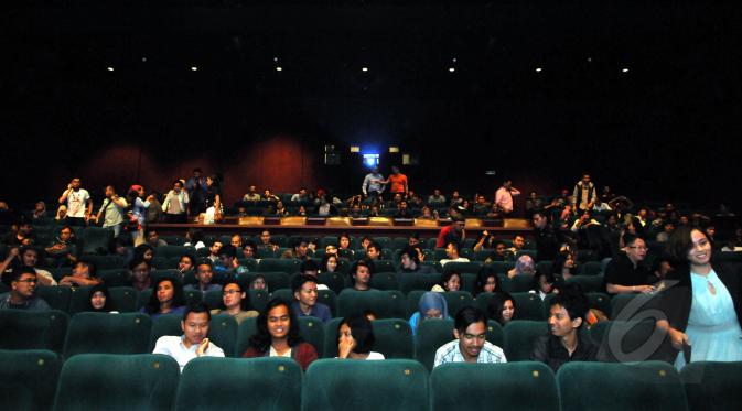 Suasana studio saat acara pemutaran film dari XXI Short Film Festival 2015, Jakarta, Kamis (19/3/2015). Jumlah pendaftar film pendek naik 50% dari perhelatan sebelumnya (Liputan6.com/Panji Diksana)