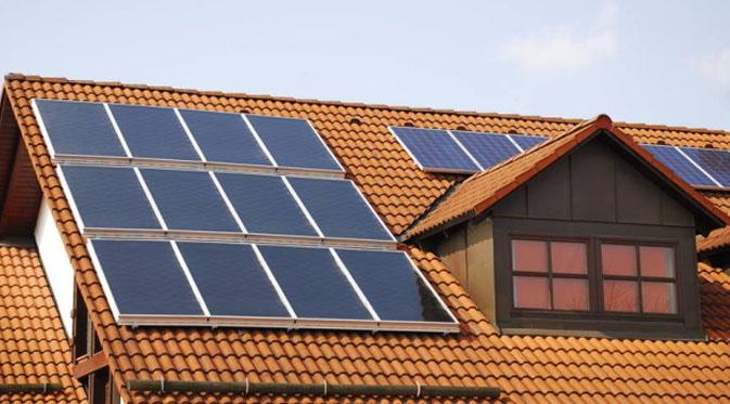 Foto: Atap rumah dengan panel surya (ubergizmo.com)