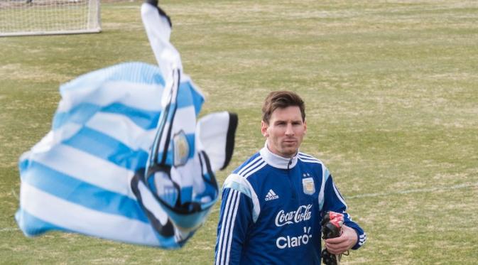 Lionel Messi sedang bersama timnas Argentina (AFP)