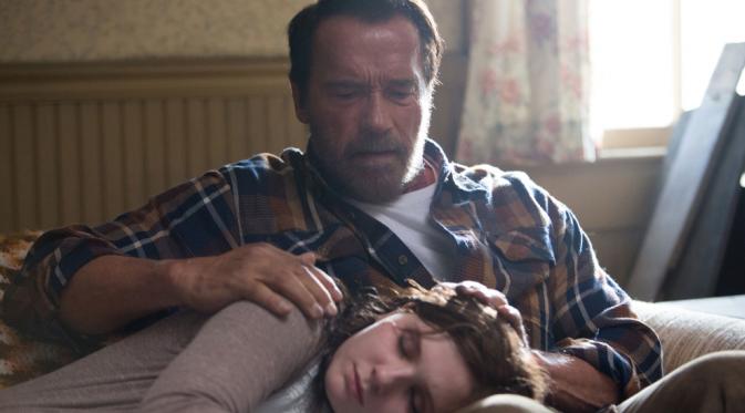 Reaksi karakter Arnold Schwarzenegger setelah menyadari putri tercintanya menjadi zombie, bisa dilihat di trailer film Maggie.