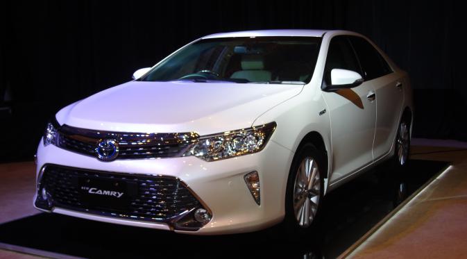Toyota Camry 2,5 liter menjadi titik tengah dari keinginan-keinginan konsumen.