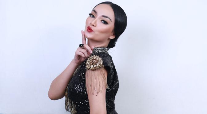 [Bintang] Zaskia Gotik