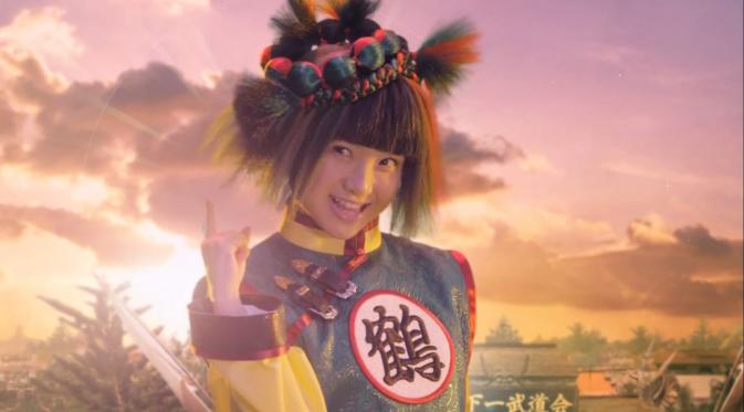 Idol group Momoiro Clover Z terlihat mengenakan kostum bergaya karakter manga dan anime Dragon Ball Z untuk videoklip mereka.