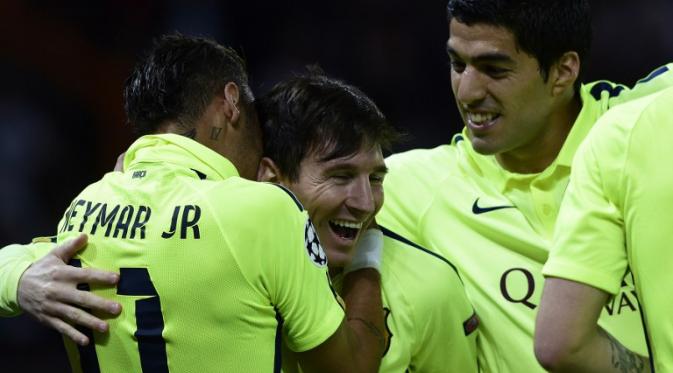 Selebrasi Trio MSN Kala Barcelona Menang 1 - 3 Atas PSG (AFP PHOTO / FRANCK FIFE)