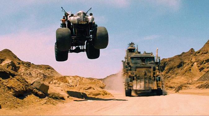 Cuplikan adegan di tiga film klasik Mad Max ditampilkan dalam trailer baru untuk Mad Max: Fury Road.