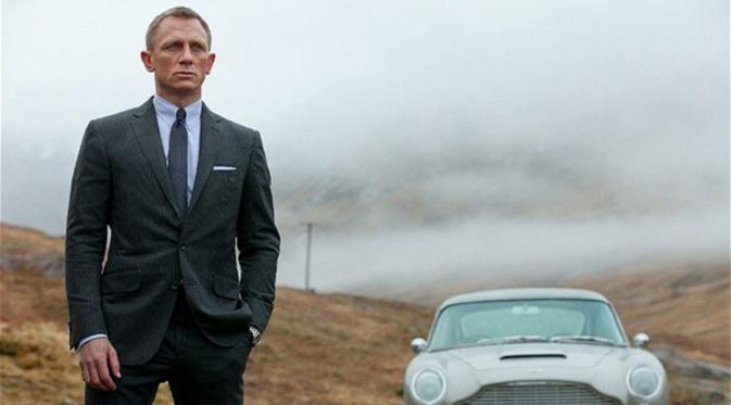 Daniel Craig, sosok yang dianggap tepat memerankan karakter James Bond, mata-mata asal Inggris.