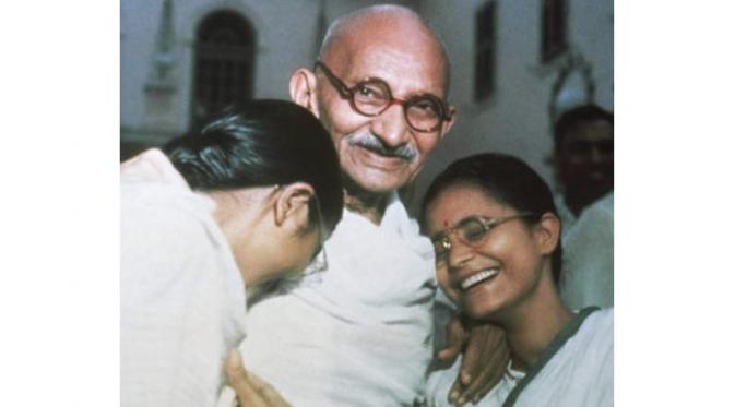 Seorang Mahatma Gandhi yang terkenal karena kesederhanaannya ternyata berasal dari kehidupan yang nyaman.