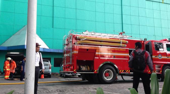 Kebakaran di Pondok Indah Mall (PIM) 1 (foto: akun twitter @pidhtt) 