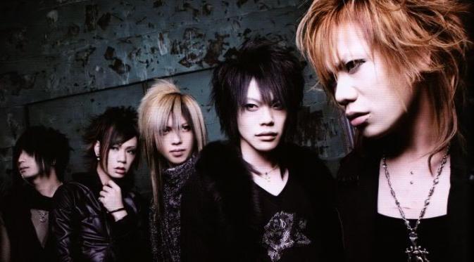 Para personel band visual kei Sadie menjelaskan keputusan mereka untuk rehat setelah 10 tahun berkarya di industri musik Jepang.