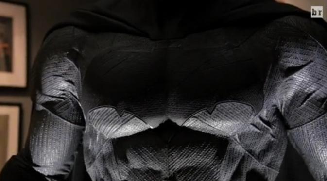 Detail kostum Batman terbaru di film Batman v superman dawn of justice. Foto: Screenrant