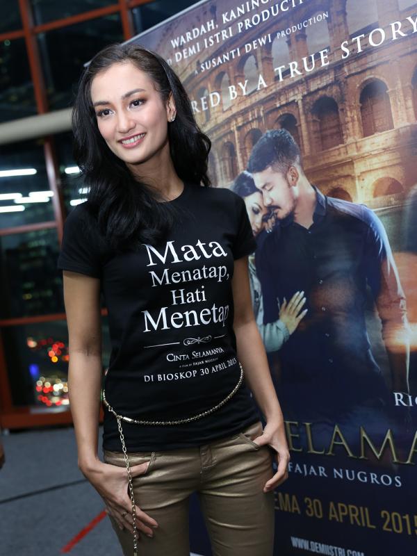 Atiqah Hasiholan membintangi film Cinta Selamanya. (Foto: Galih W. Satria/Bintang.com)
