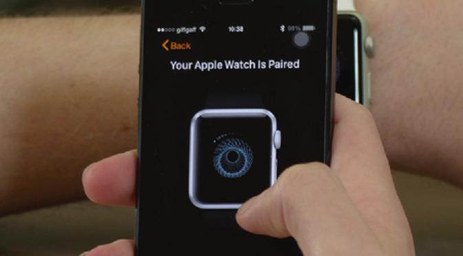 Pair kedua perangkat iPhone dan Apple Watch Anda