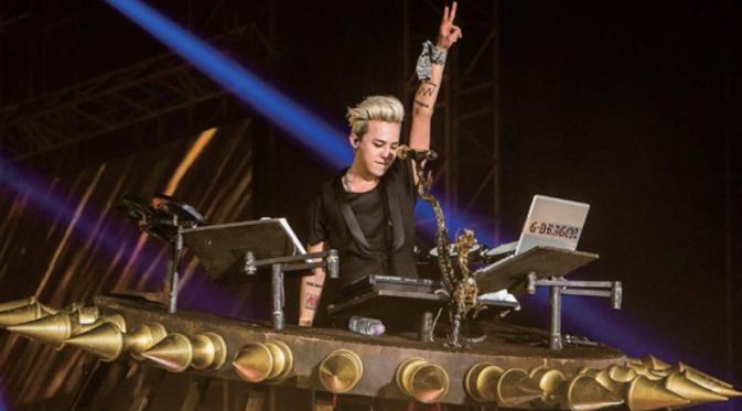G-Dragon, penyanyi sekaligus pengarang lagu berbakat asal Korea Selatan yang bergabung dengan Big Bang.