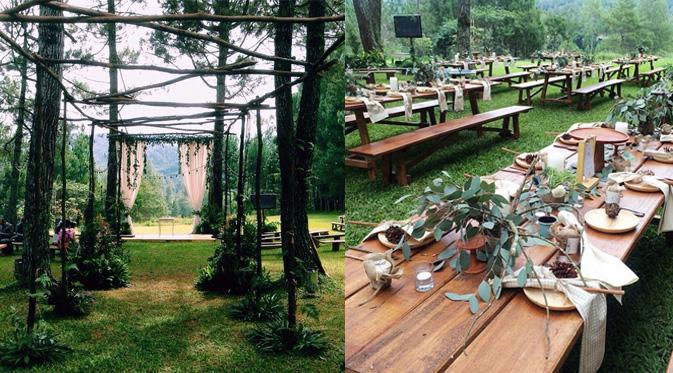 Suasana pernikahan impian Andien di tengah hutan pinus di Lembang, Bandung. (foto: instagram.com/andienippewedding)