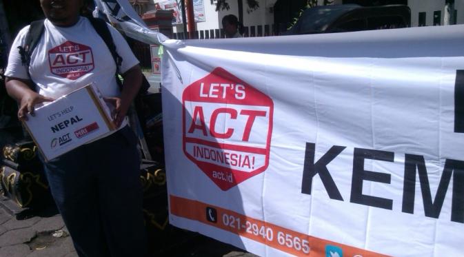 Aksi galang dana untuk warga Nepal dari ACT di Yogyakarta. (Liputan6.com/Fathi Mahmud)