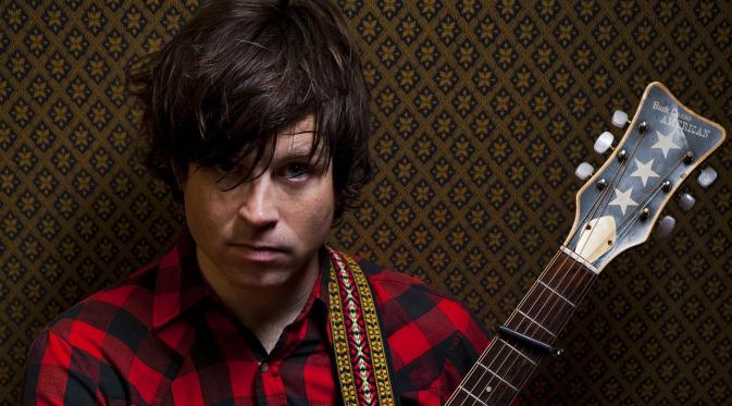 Ryan Adams baru-baru ini menyanyikan lagu Summer 69 milik Bryan Adams. Siapa sangka, ada alasan lucu di balik cover tersebut. 