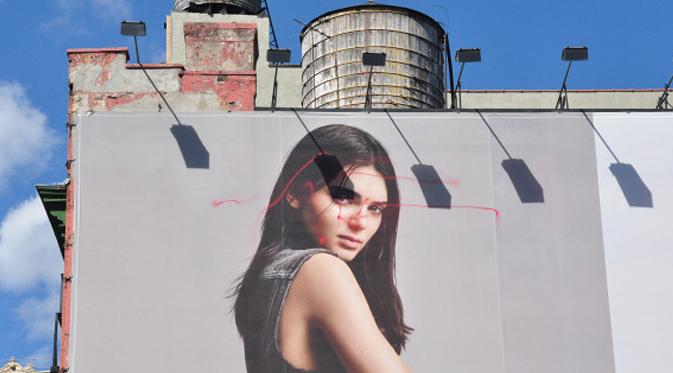 Billboard Kendal Jenner (ubergizmo.com)