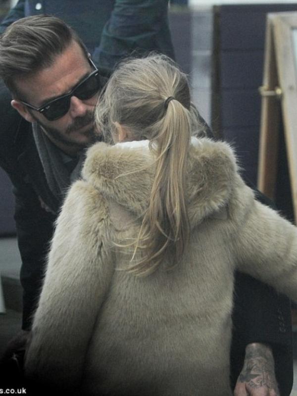 David Beckham dan Harper sedang merencanakan sesuatu! | via: dailymail.co.uk