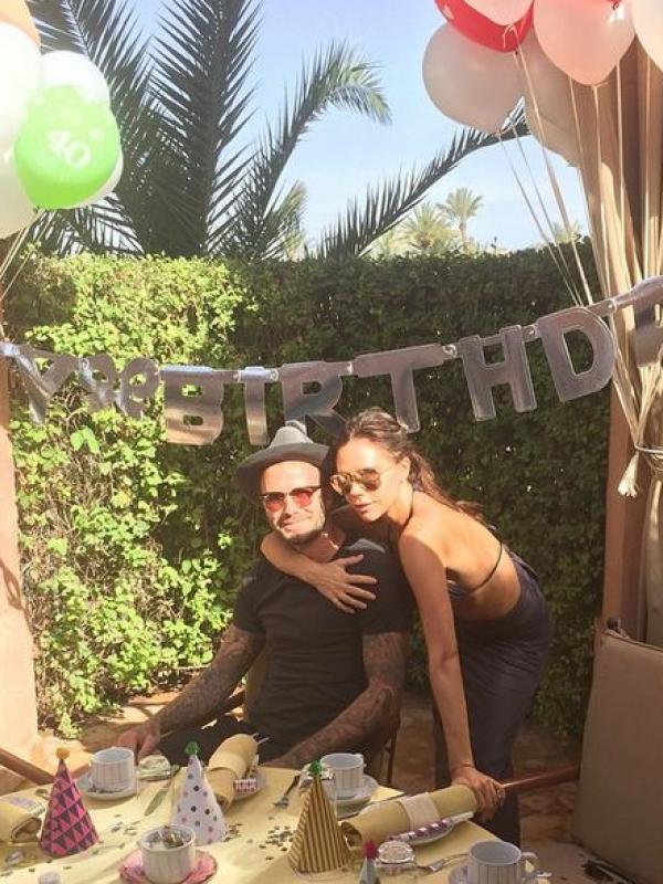 Foto David Beckham bersama sang istri Victoria dihari ulang tahun Beckham yang ke 40 tahun. Foto: Instagram